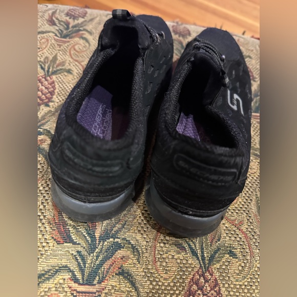 - 5 for $25- Skechers size 8.5 black and gray - Picture 4 of 16